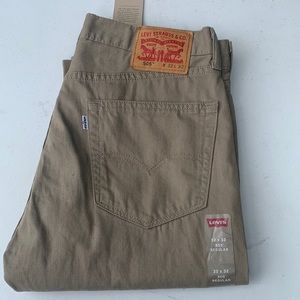 Men Levi Pant size 32x32 style 505